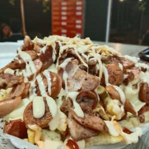 Salchipapa XL (familiar)